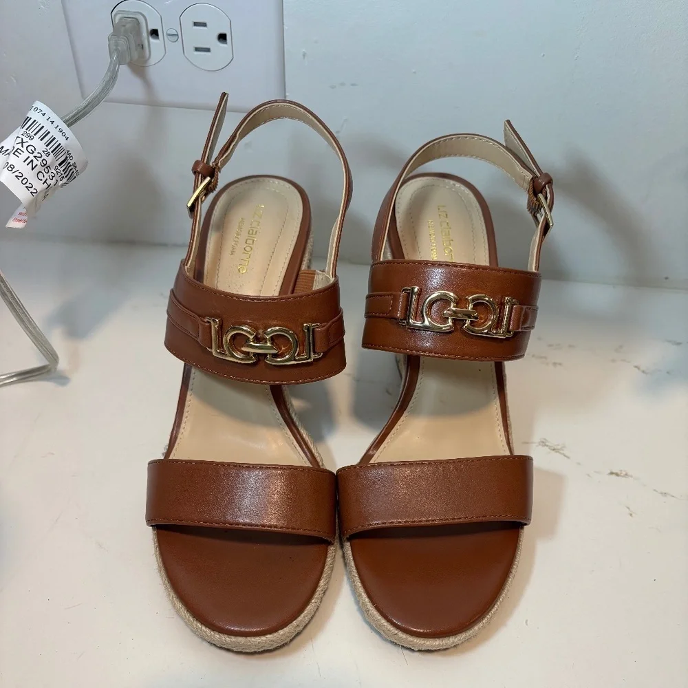 LIZ CLAIBORNE WEDGE SANDALS BROWN FAUX LEATHER SLINGBACK SZ 7 - Picture 1 of 9